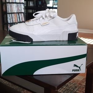 Women's Puma Cali sneakers. Black and white size 8.5